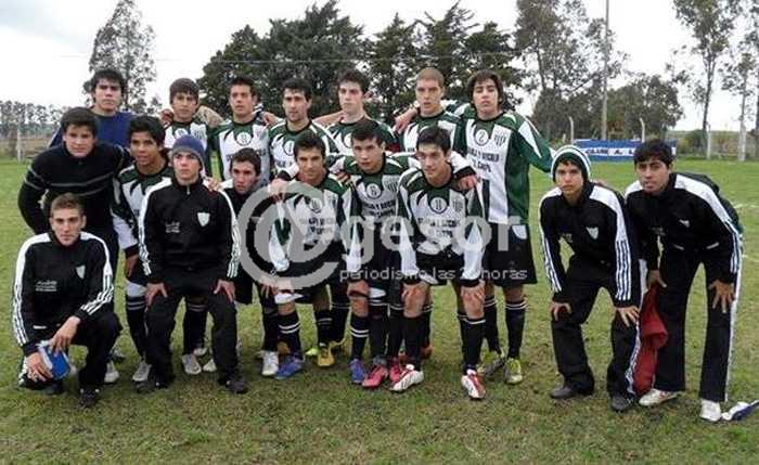 El equipo rodoense festeja, tras vencer en la final a Libertad de Palmitas.